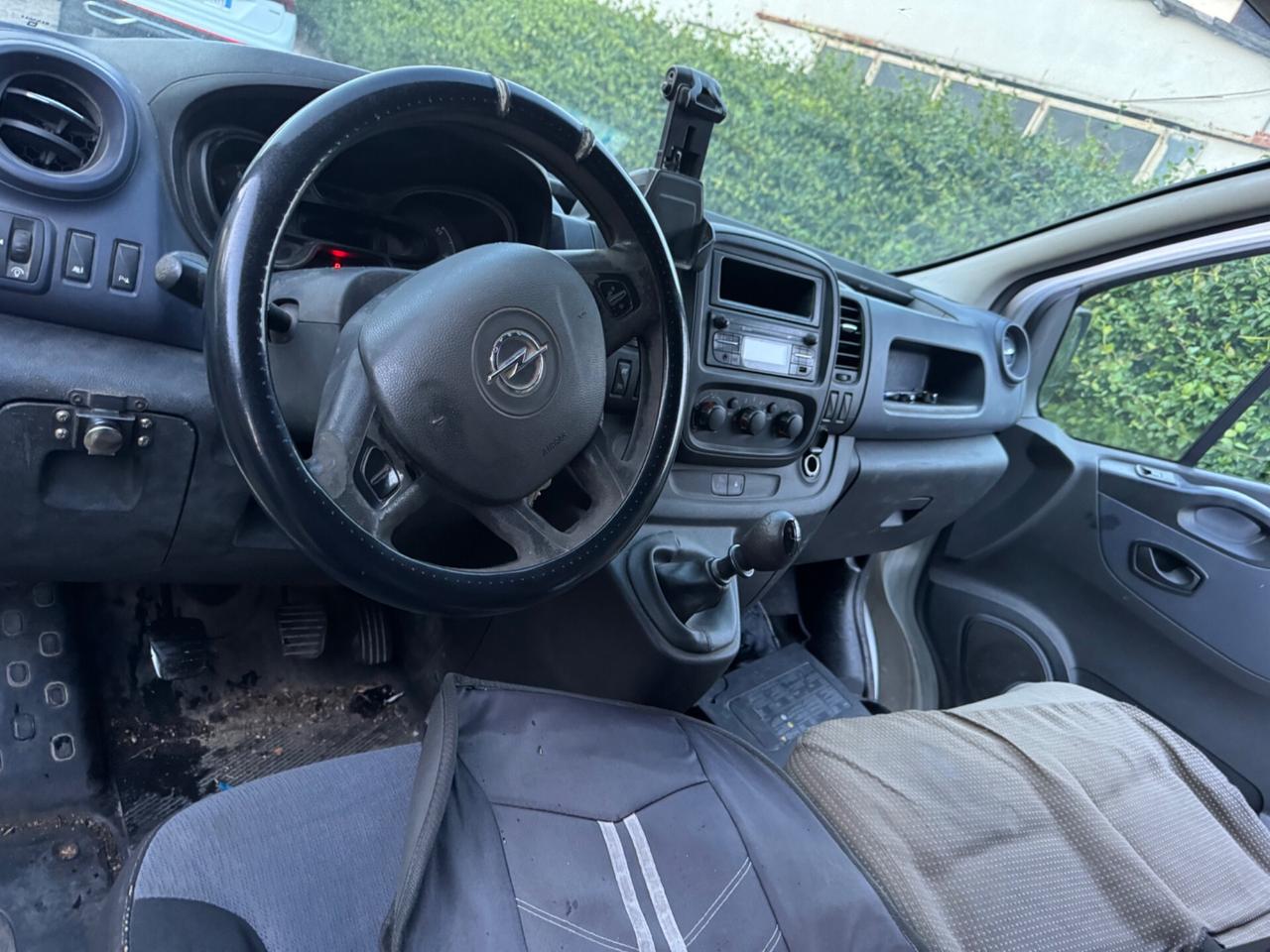 Opel Vivaro 1.6 Bi turbo 2015 motore ok frizione da fare