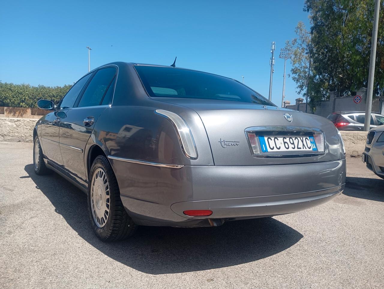 Lancia Thesis 2.4 JTD Emblema