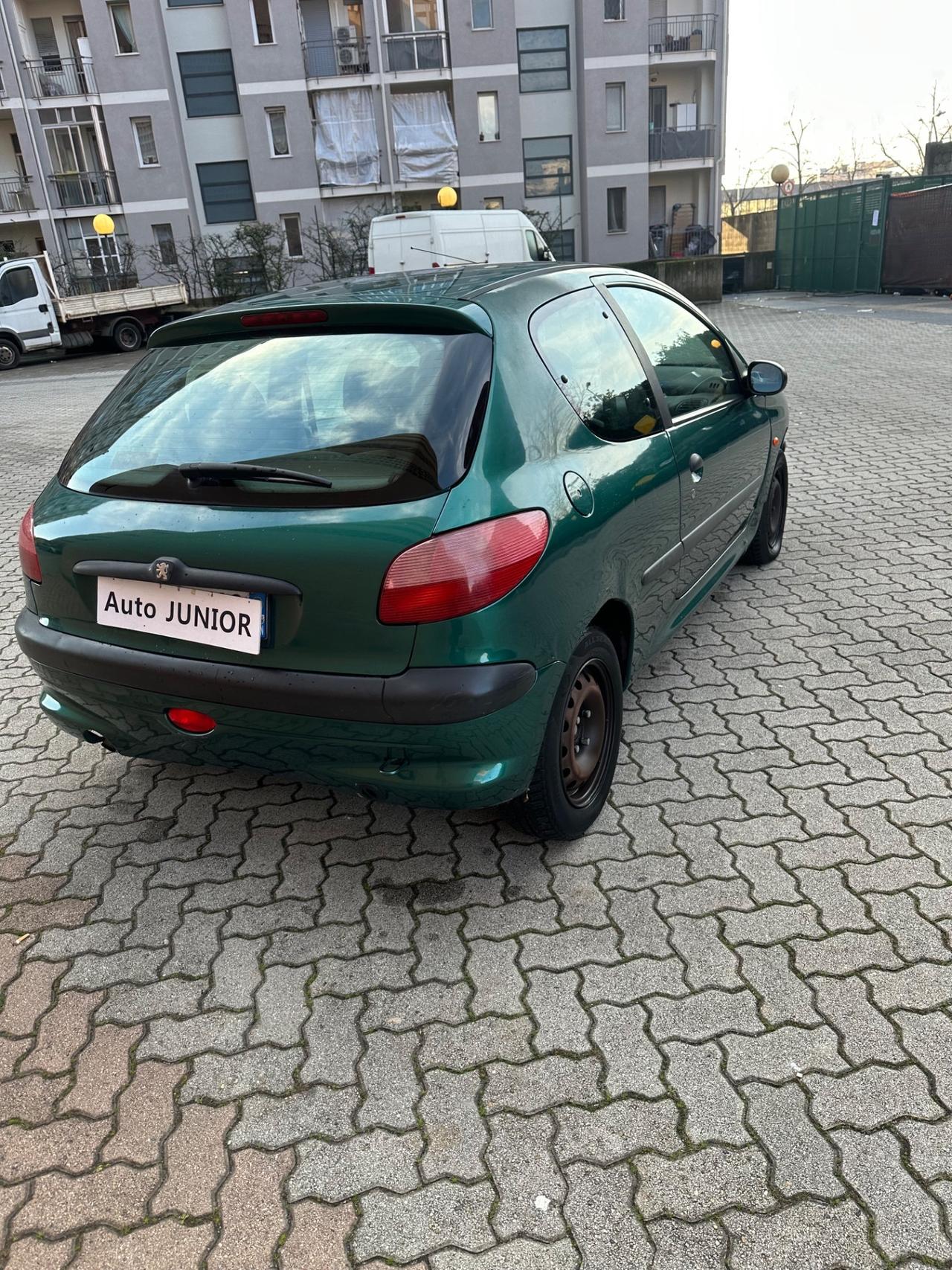 Peugeot 206 1.1 3p. XR