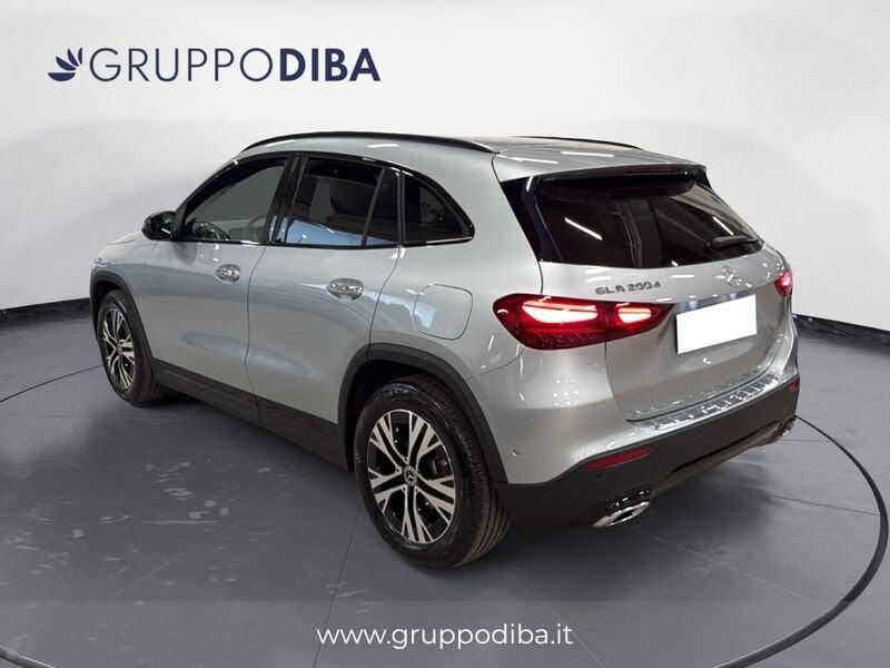 Mercedes-Benz GLA GLA-H247 2023 200 d Progressive Advanced Plus auto