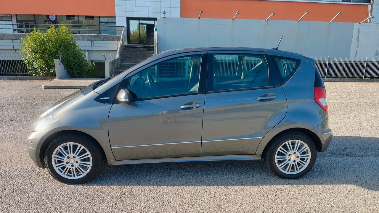 Mercedes A160 Benzina – Tagliandata, Gomme Nuove, Garanzia 12 Mesi