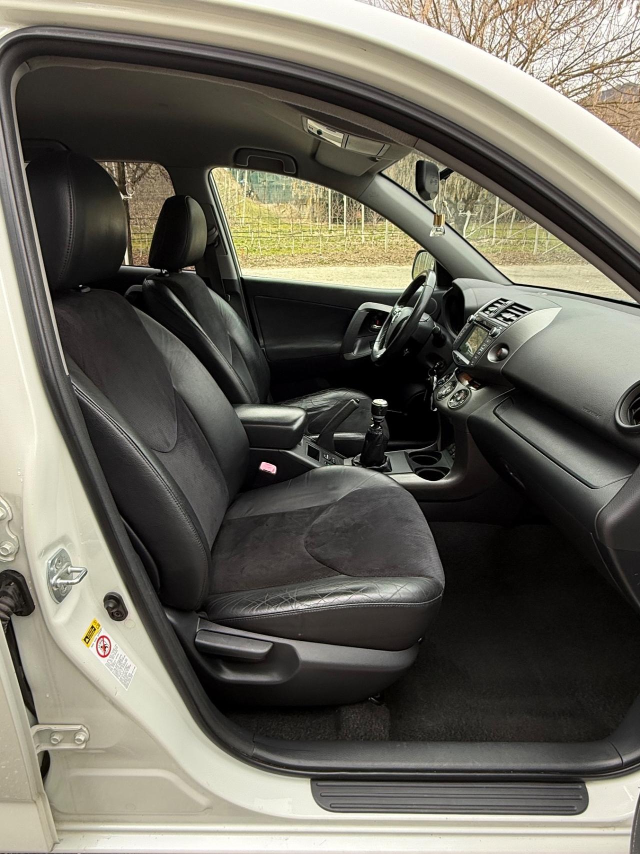 Toyota RAV 4 RAV4 2.2 D-4D 150 CV DPF Luxury