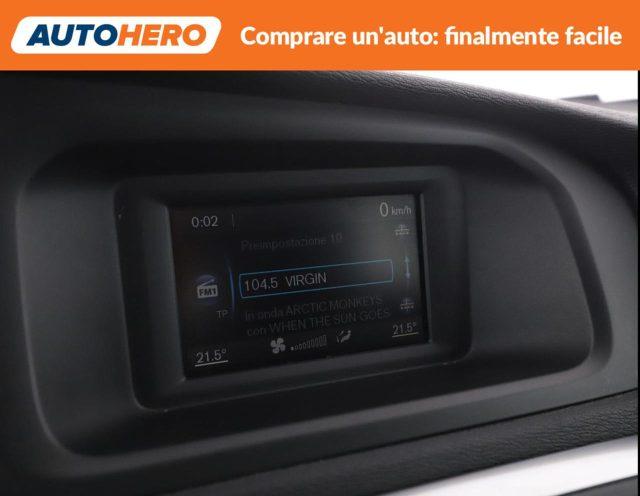 VOLVO V40 D3 Momentum