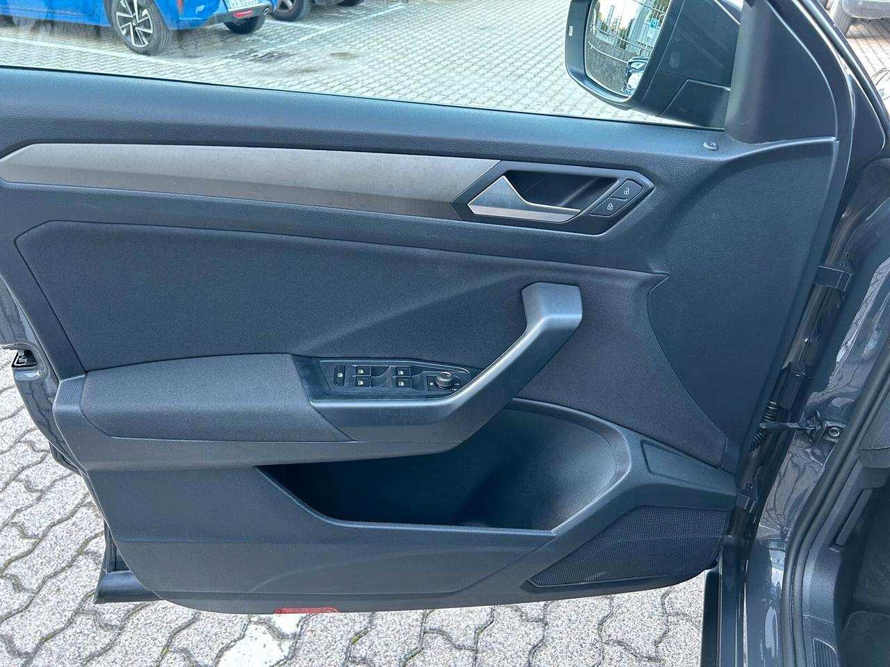 Volkswagen T-Roc 1.0 tsi 110cv NEOPATENTATI OK!!!