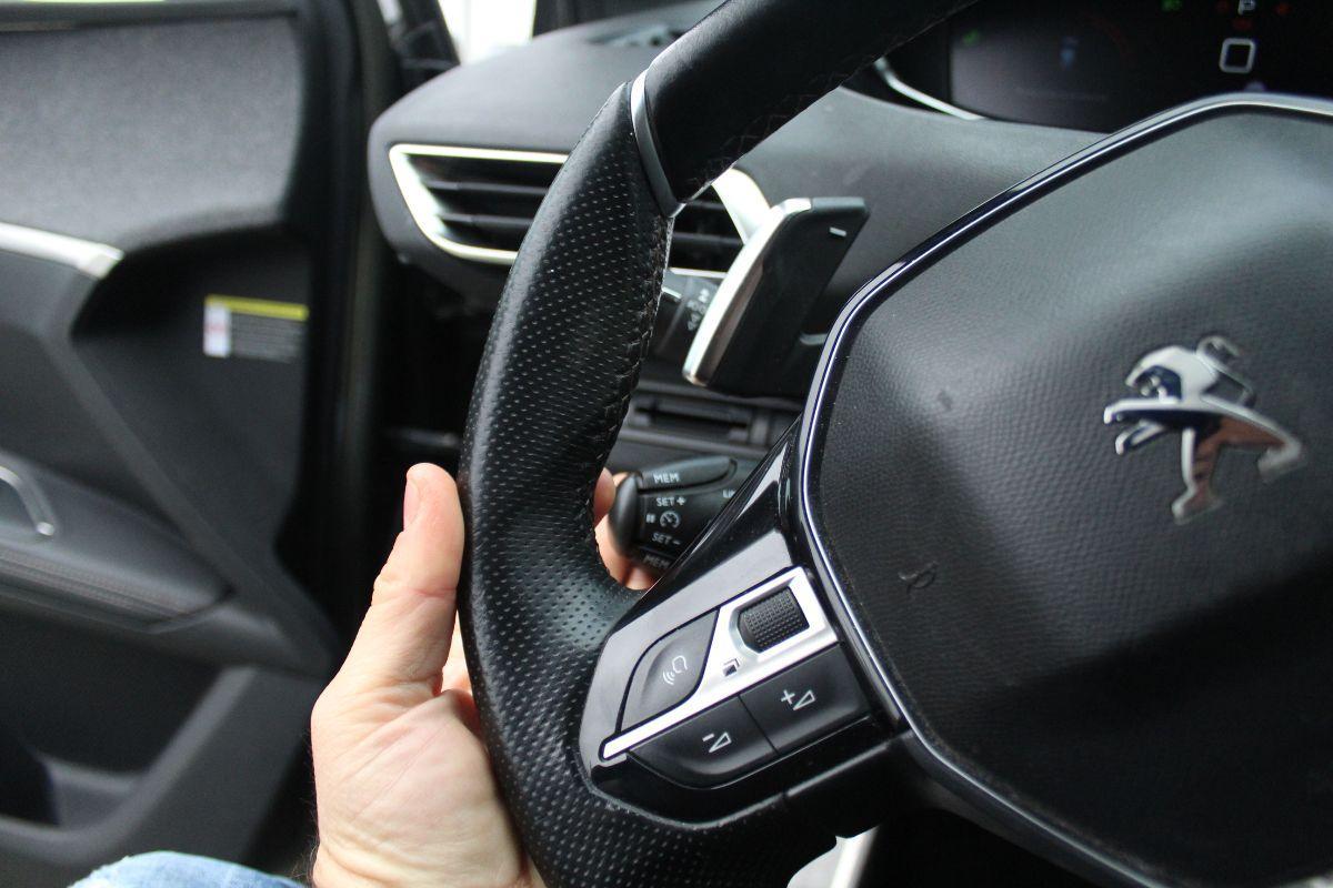 PEUGEOT - 5008 - BlueHDi 130 S&S EAT8 GT Line