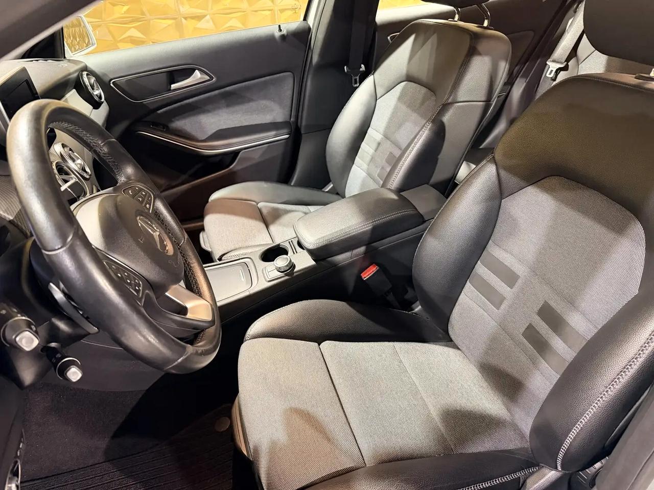 Mercedes-benz GLA 180 d Automatic Premium