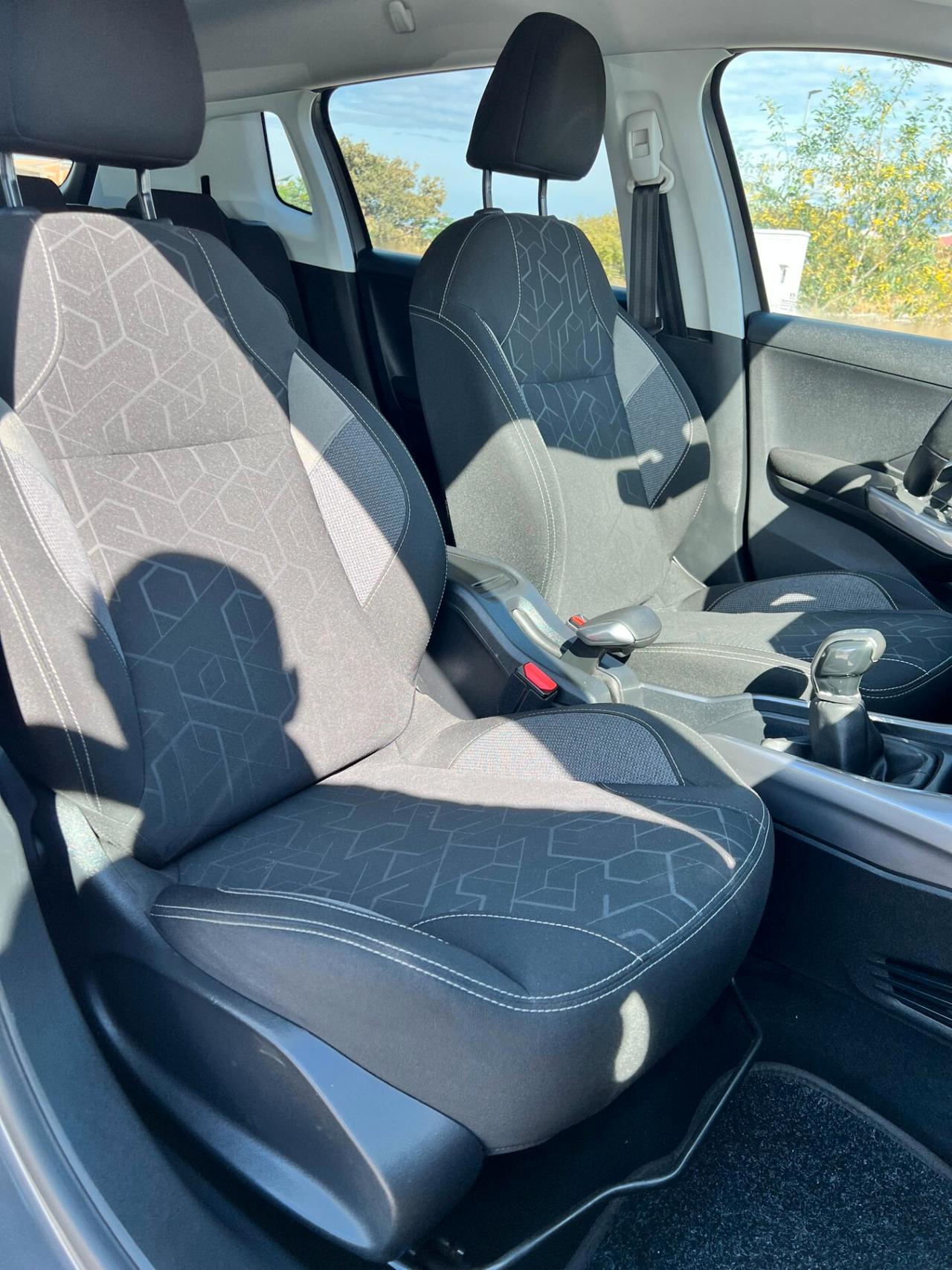 Peugeot 2008 1.6HDI PARI AL NUOVO FULL 2016