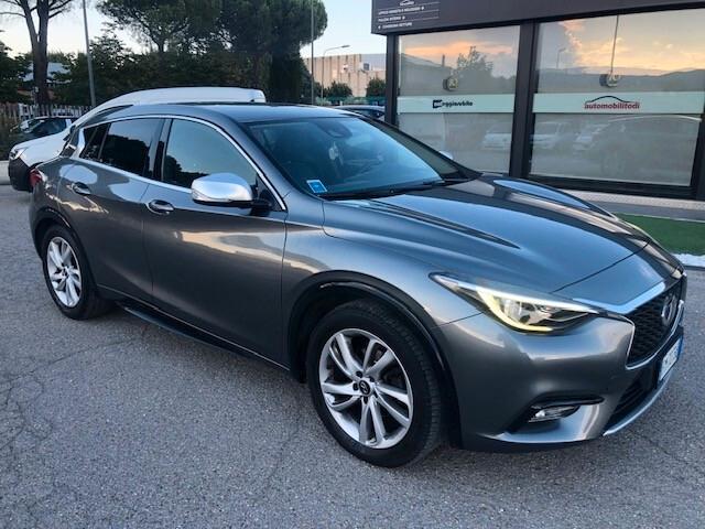 Infiniti Q30 1.5d DCT Bus Exe “ Conto Vendita”