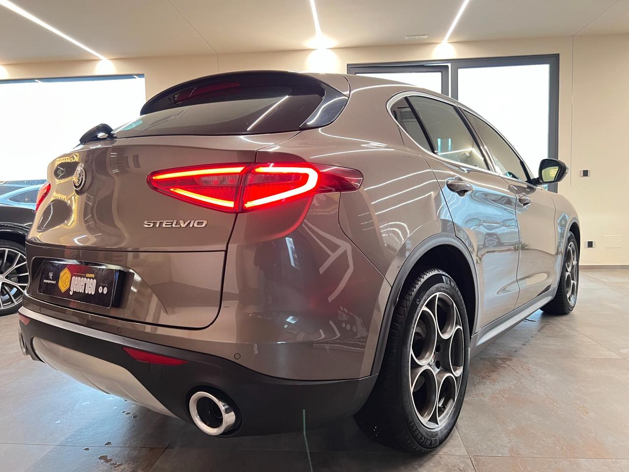 Alfa Romeo Stelvio 2.2 Turbodiesel 180 CV AT8 RWD Super