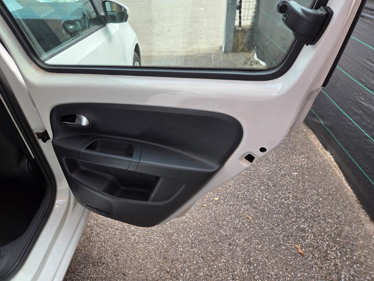 Volkswagen up! 1.0 5p. eco high up! unica proprietaria neo patentati