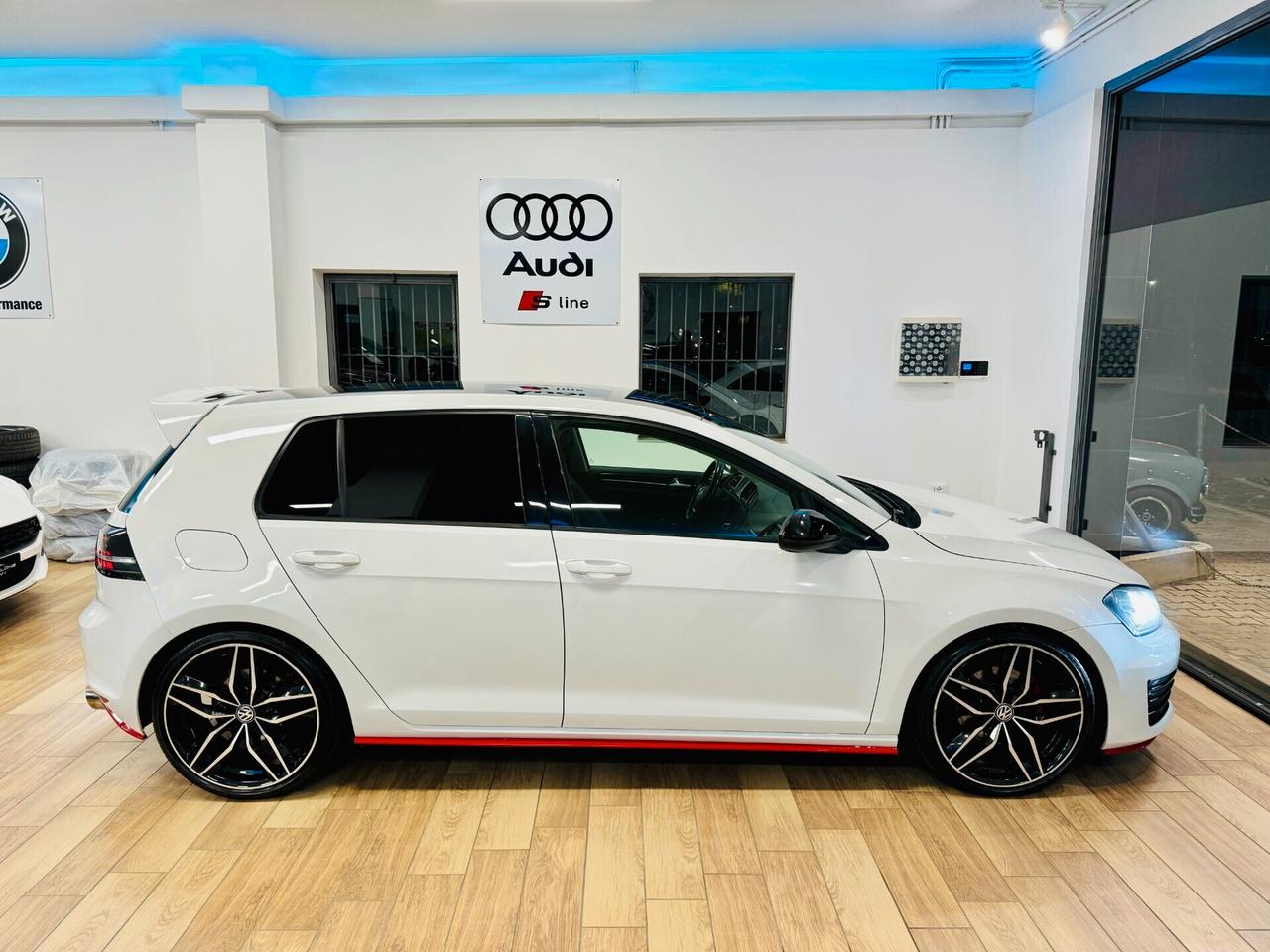 VW Golf 7 R-Line GTI PACK - 1.4 TSI 122CV DSG 5p High.