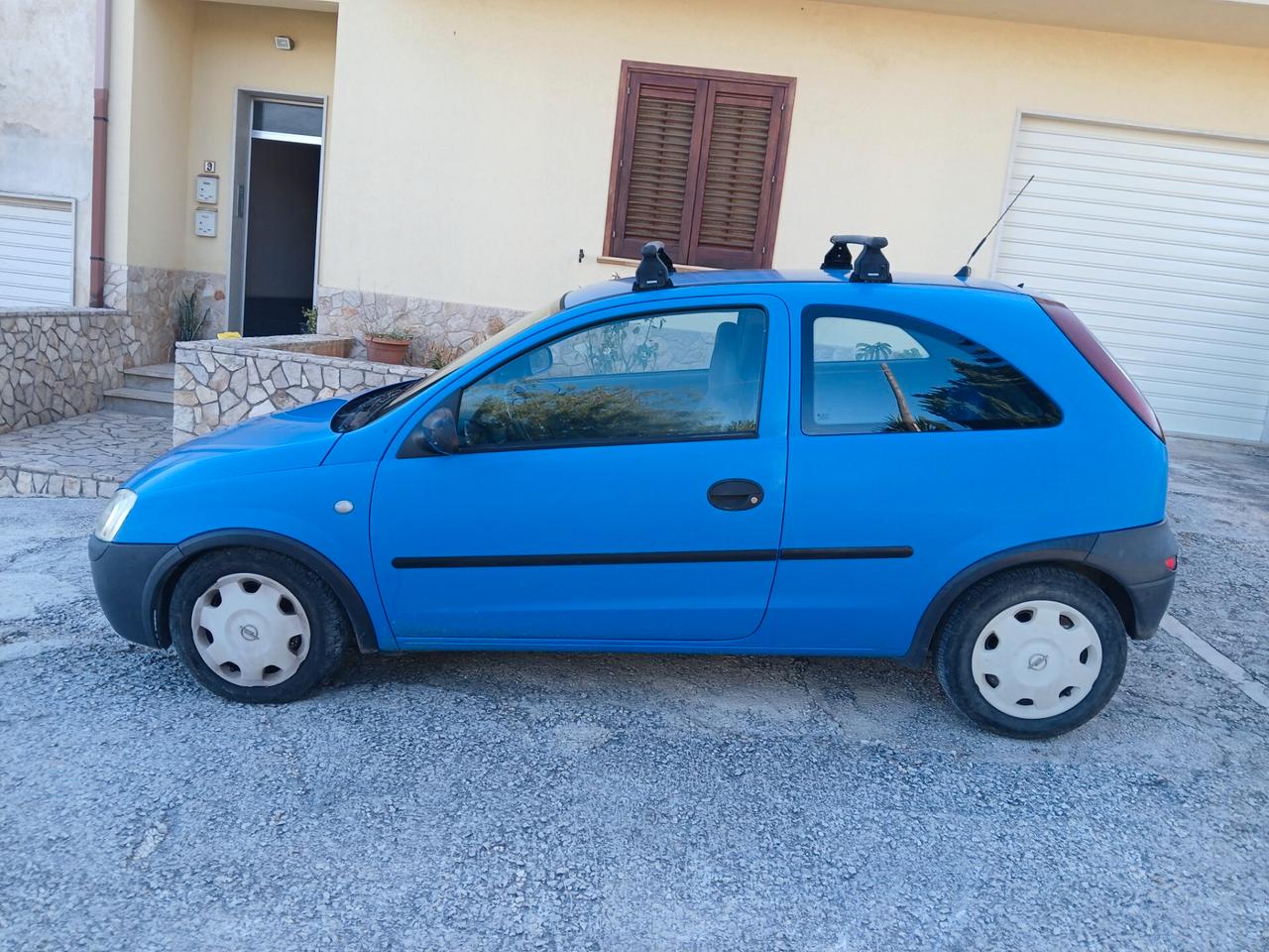 Opel Corsa Autocarro