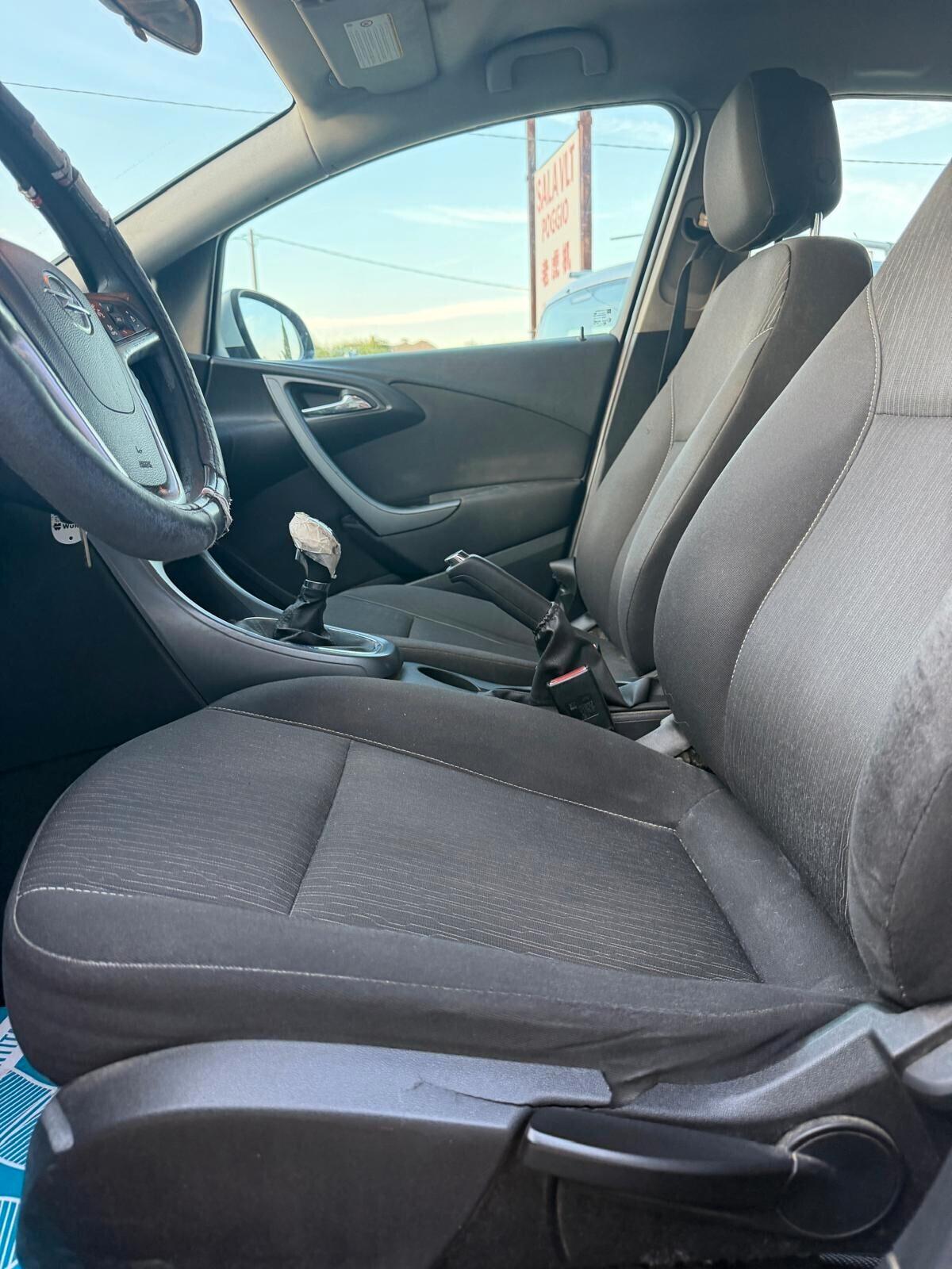 Opel Astra 1.7 CDTI 110CV Sports Tourer Cosmo OK NEOPATENTATO