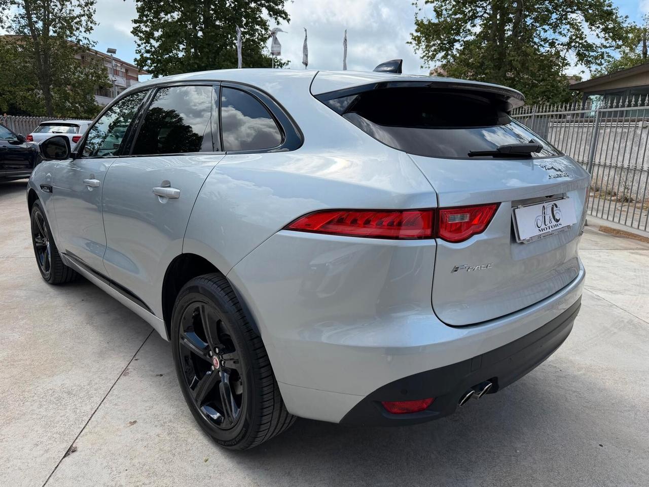 Jaguar F-Pace 2.0 D 180 CV AWD aut. R-Sport