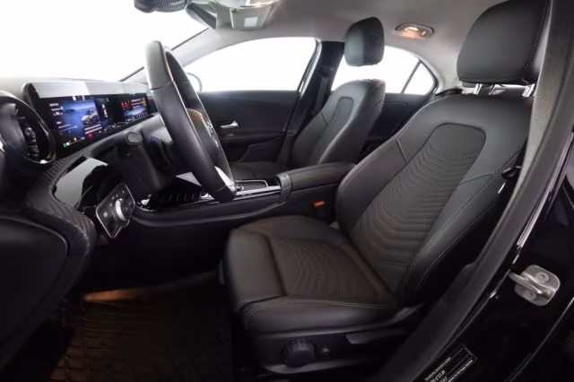 MERCEDES-BENZ A 180 A 180 d Automatic Progressive Advanced