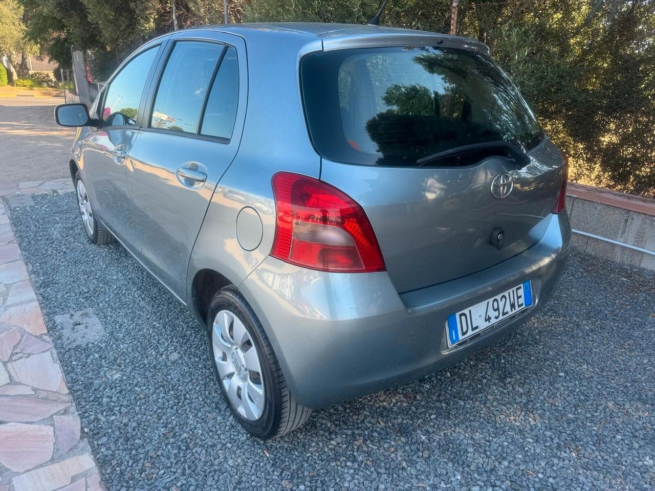 Toyota Yaris 1.0 5 porte