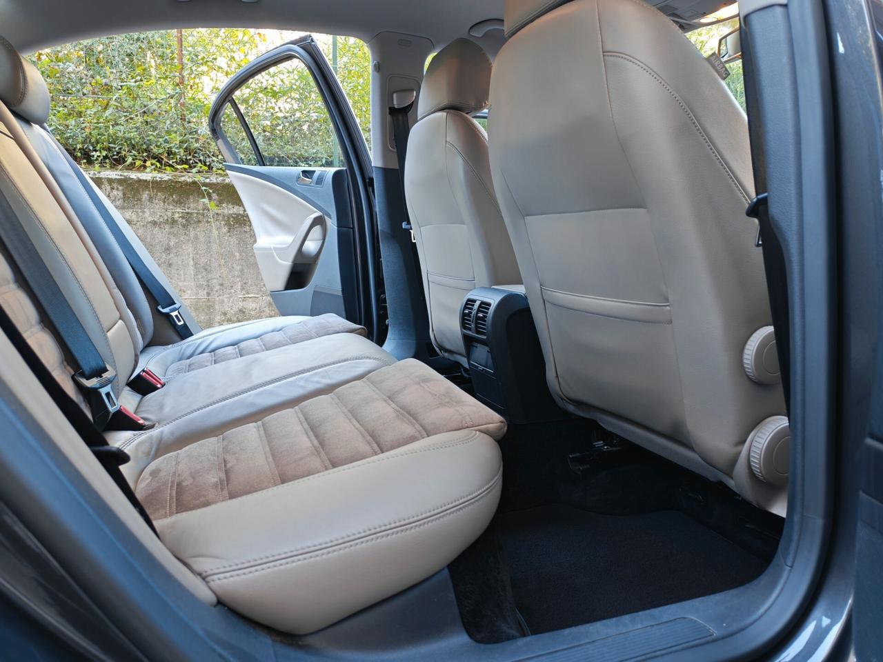 Volkswagen Passat 2.0 BENZINA 150cv / SERVICE / Unipro