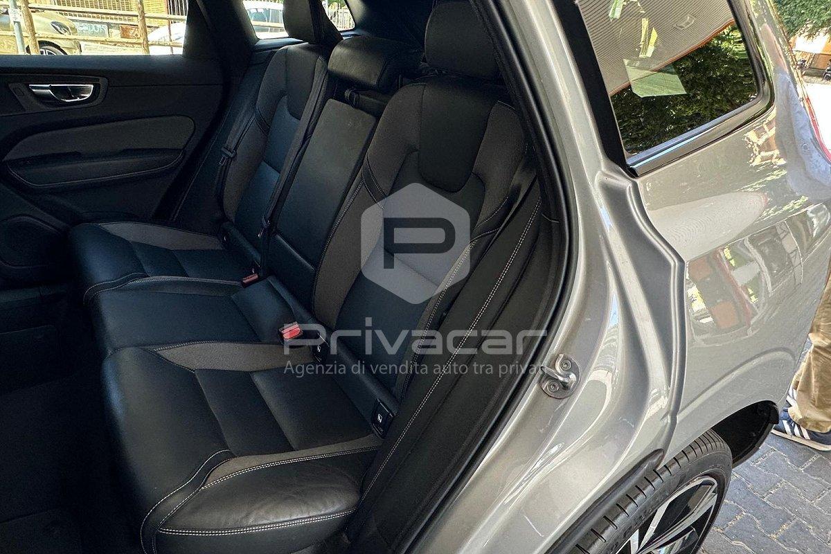 VOLVO XC60 B4 (d) AWD automatico Ultimate Dark