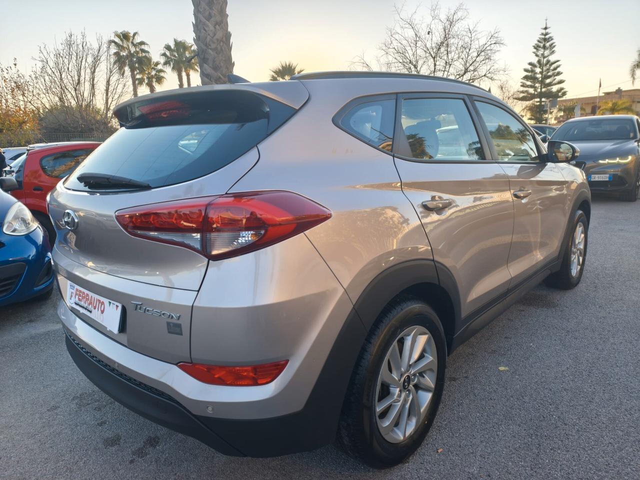 HYUNDAI TUCSON 1.6CRDI 116CV XTECH TETTO APRIBILE