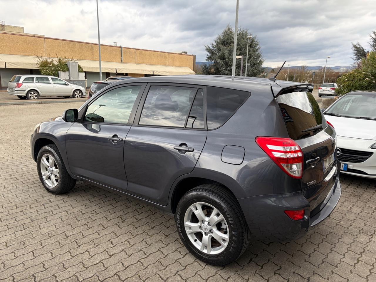 Toyota RAV 4 RAV4 2.0 Luxury
