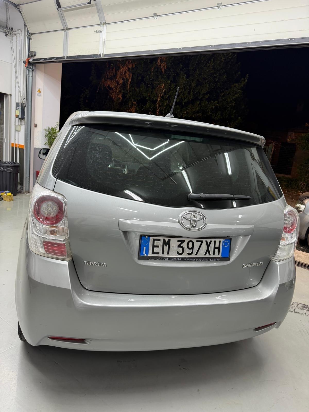Toyota Verso 2.2 D-Cat 150 CV aut. Active 7 posti