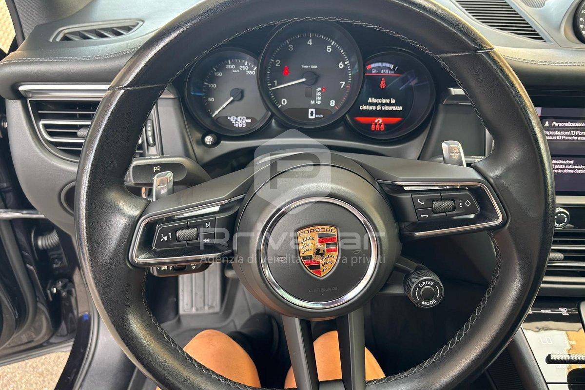 PORSCHE Macan 2.0