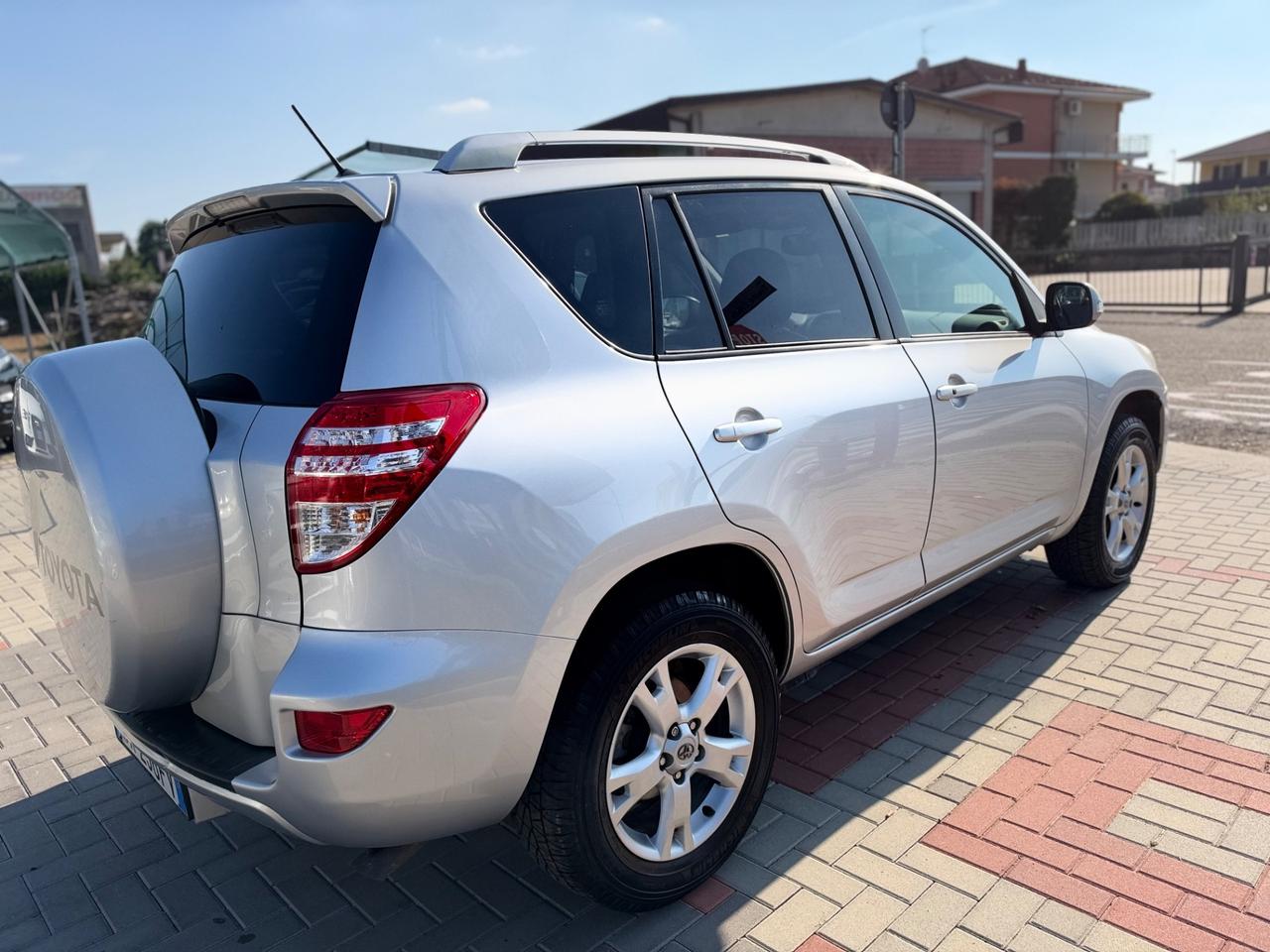 Toyota RAV 4 RAV4 2.2 D-4D 150 CV DPF Luxury
