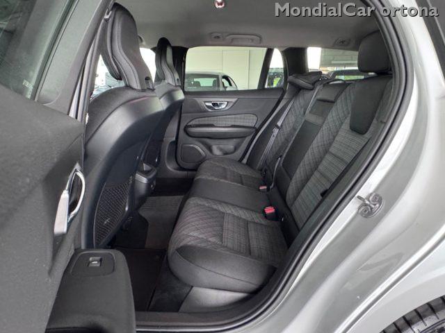 VOLVO V60 B4 (d) automatico Essential