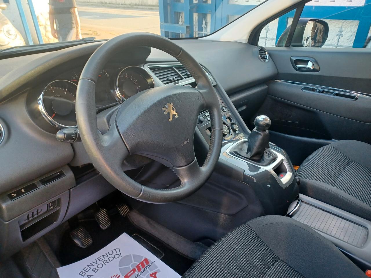 Peugeot 5008 1.6 HDi 115CV Allure 7 POSTI
