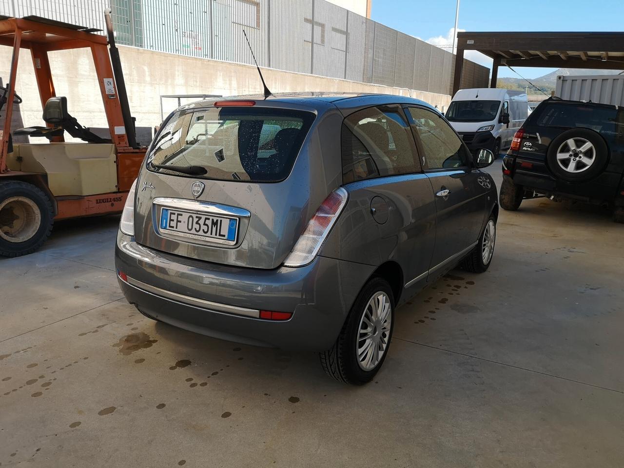 Lancia Ypsilon 1.3 MJT 75 CV Diva