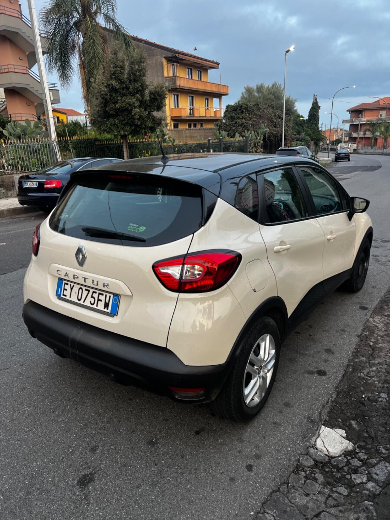 Renault Captur 1.5 dCi 90 CV neopatentati 2015