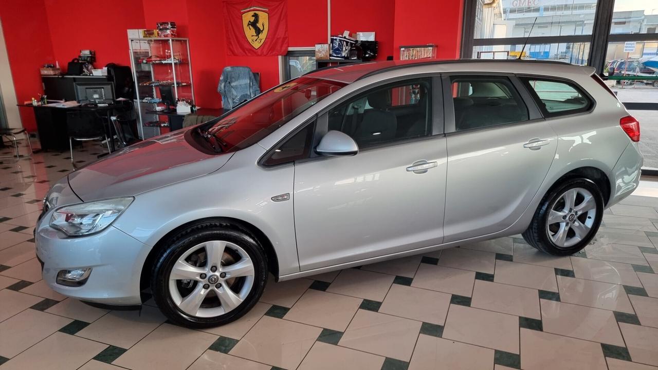 Opel Astra 1.7 CDTI 125CV Sports Tourer Cosmo Fleet