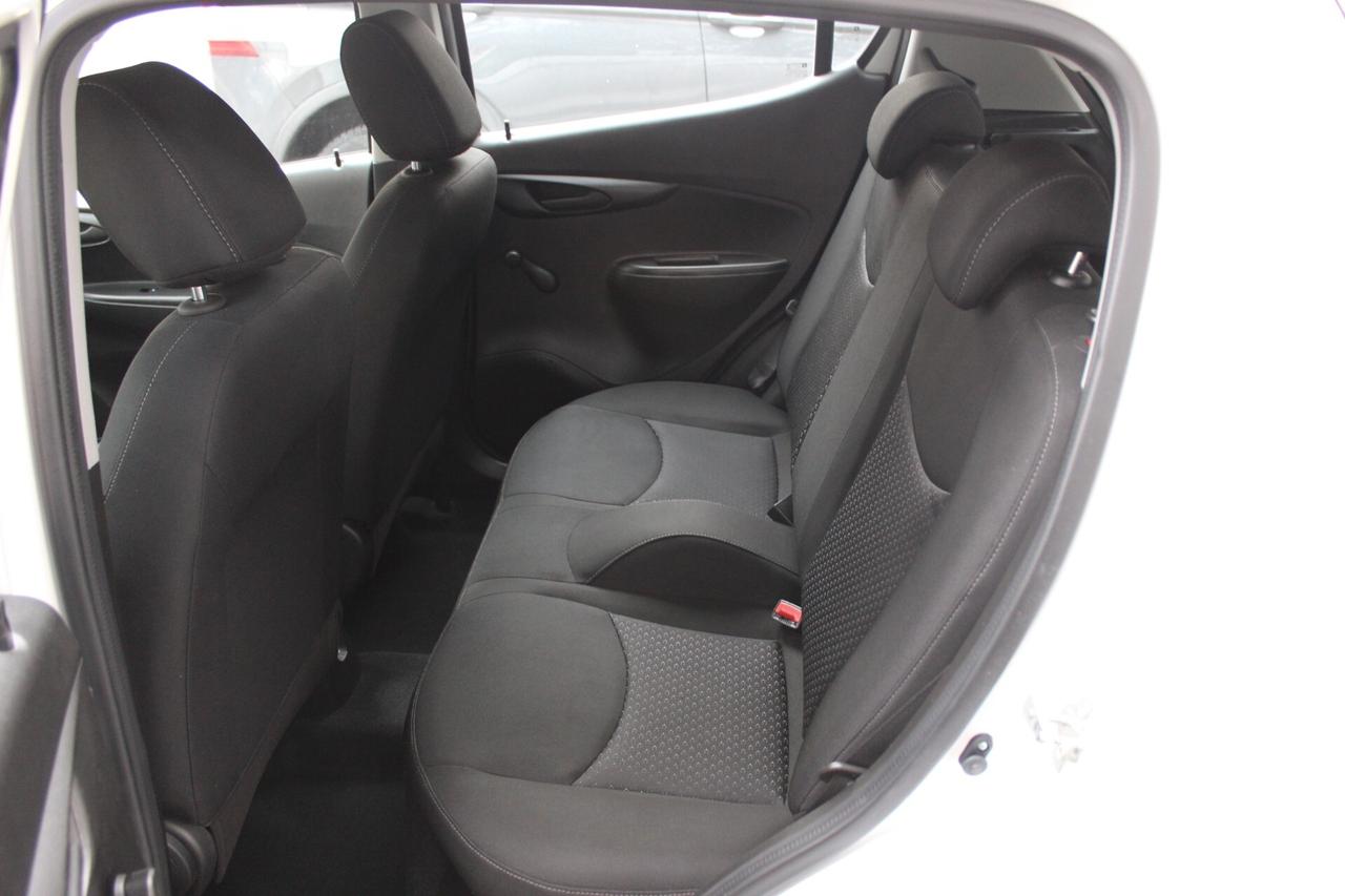 Opel Karl Rocks 1.0 73 CV Neopatentati