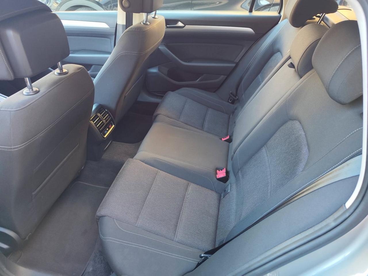 Volkswagen Passat 1.6 120cv - 2015