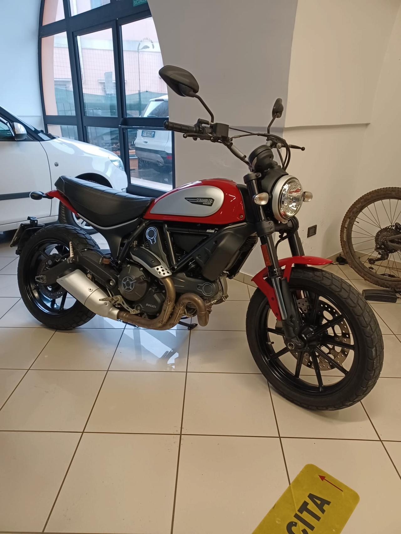 Ducati scrambler 800