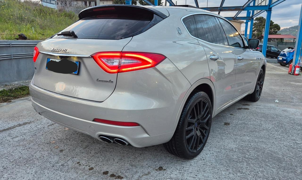 Maserati Levante V6 Diesel 275 CV AWD