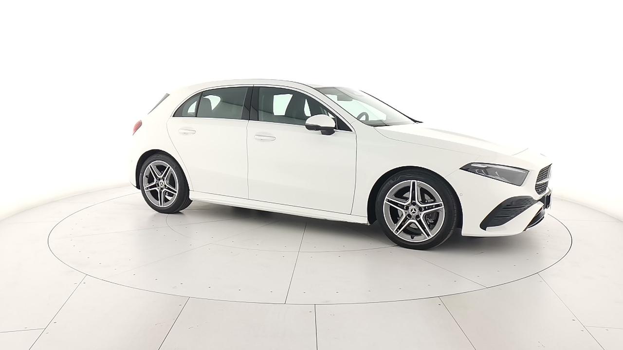 Mercedes-Benz Classe A - W177 2023 - A 180 d AMG Line Premium auto