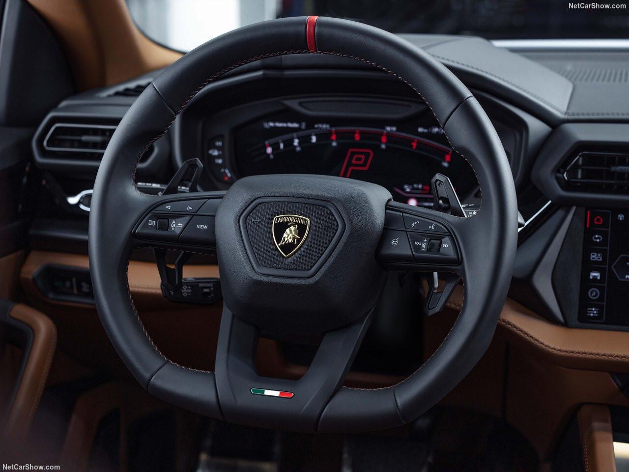 Lamborghini Urus 4.0 SE