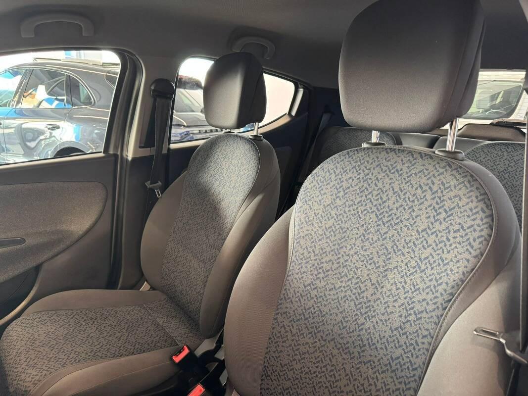 Lancia Ypsilon III 1.0 firefly hybrid Silver s&s 70cv