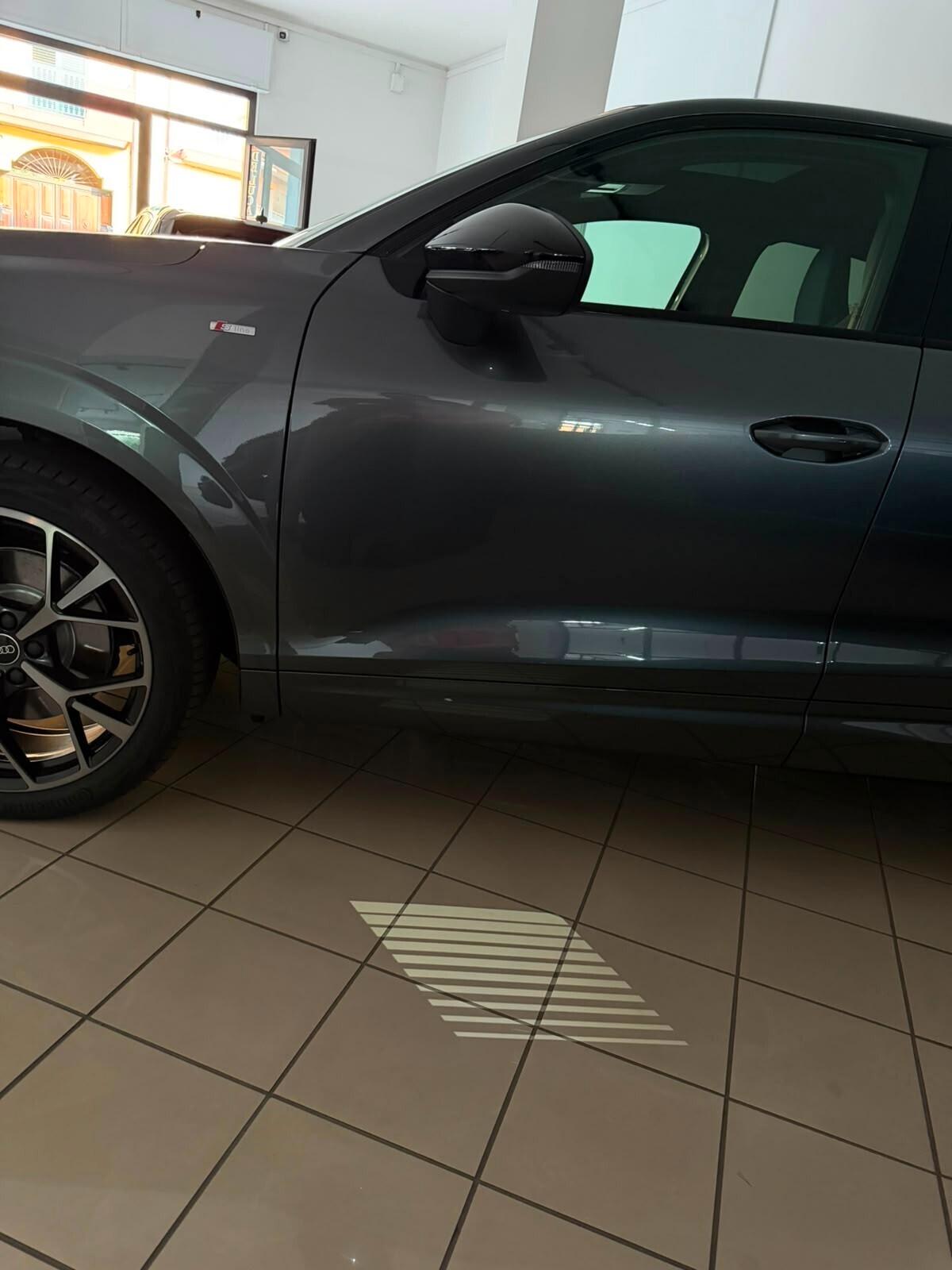 Audi Q3 Sportback Black line 35 TDI S-tronic NEW MODEL