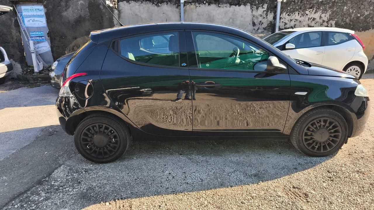 Lancia Ypsilon 1.2 69 CV 5 porte GPL 2018 USATO