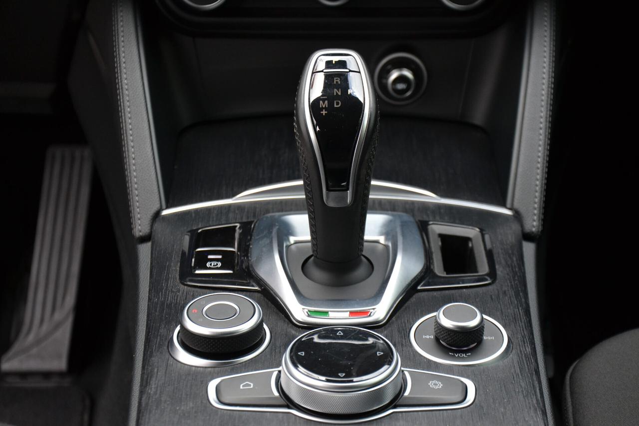 Alfa Romeo Stelvio 2.2 190CV AT8 **PREZZO REALE**UNIPRO'**GARANZIA**
