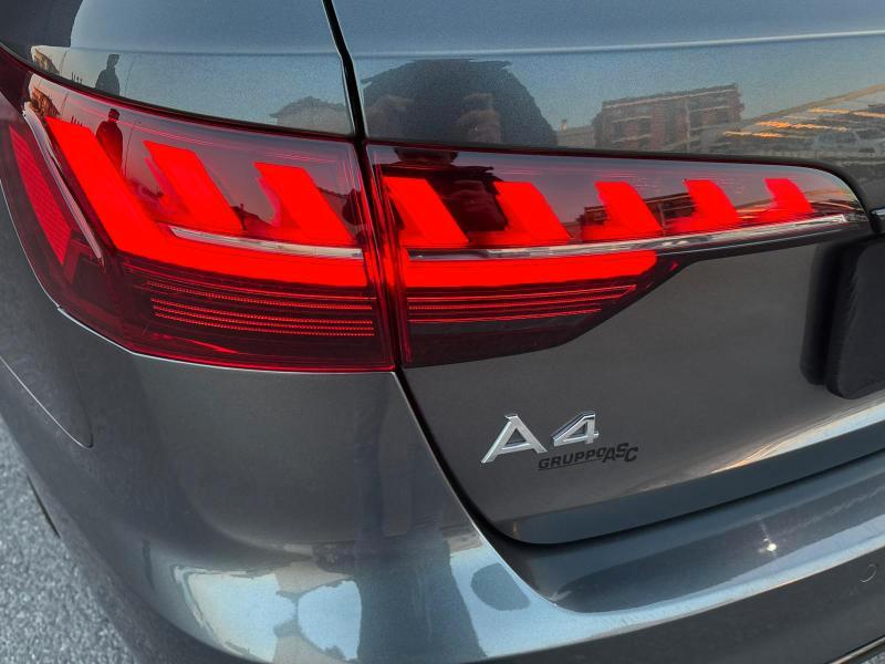 Audi A4 Avant 40 2.0 tdi S Line edition quattro 190cv s-tronic