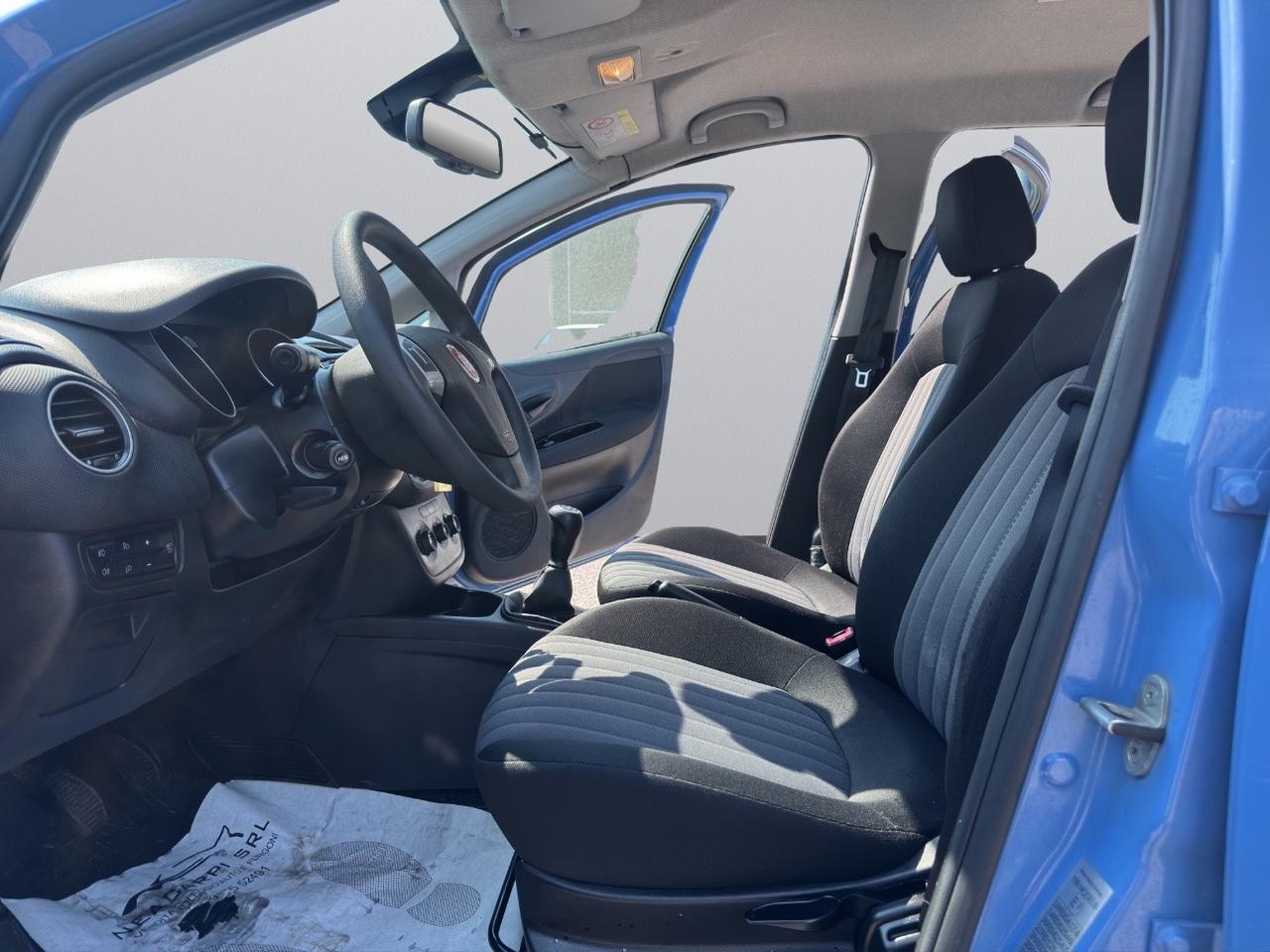 Fiat Punto 5 Porte 1.3 MJT 95 CV STREET-CRUISE-SENSORI-X NEOPATENTATI