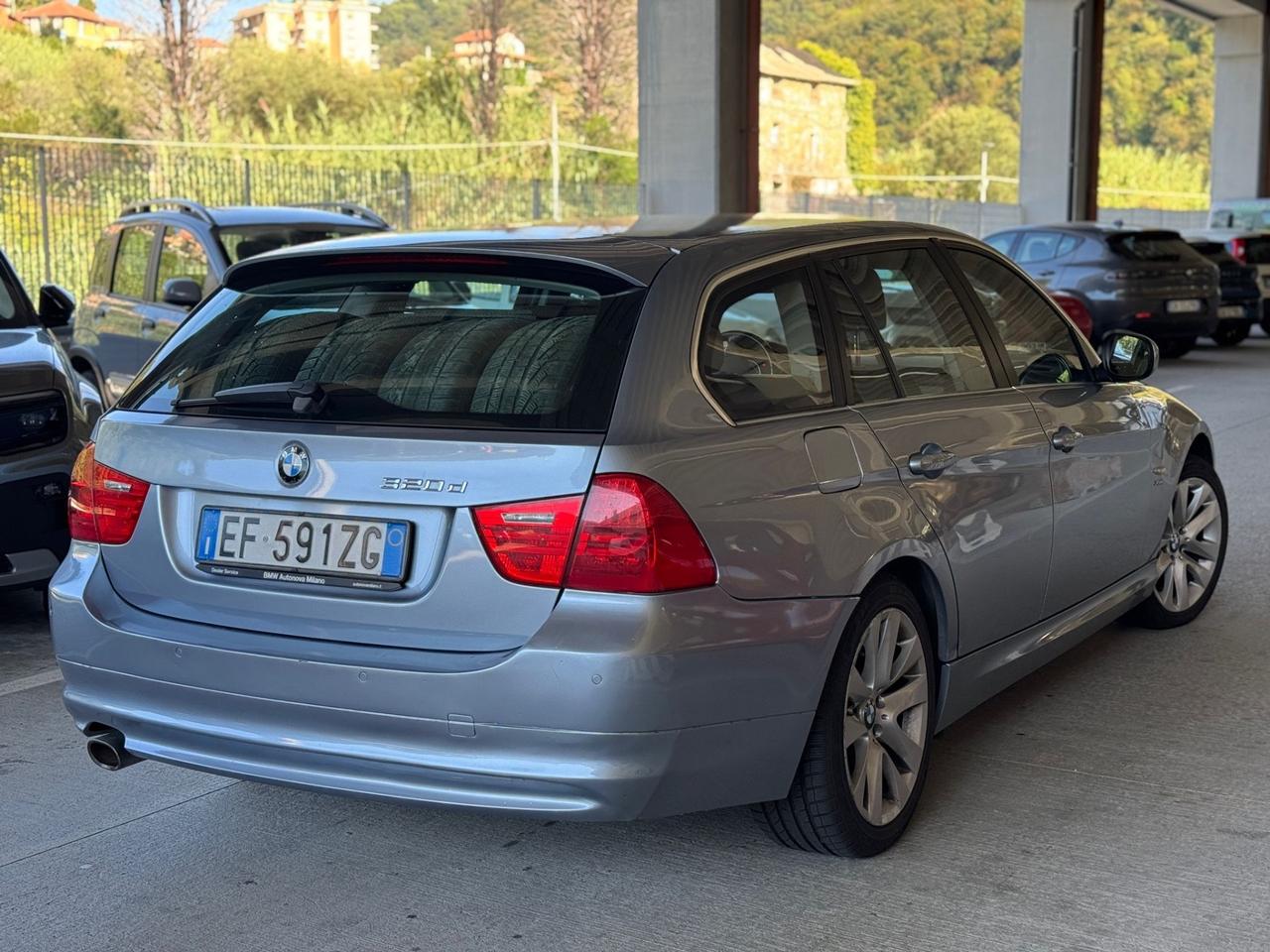 Bmw 320d 4x4 Touring Futura euro 5 - 2011