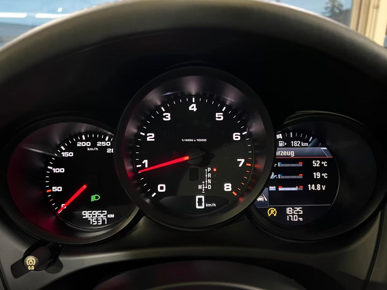 Porsche Macan 2.0 TETTO-NAVI-PELLE-TELECAMERA-SERVICE