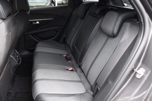 PEUGEOT 3008 BlueHDi 130 S&S EAT8 Allure **SOLO 3000KM!!!**