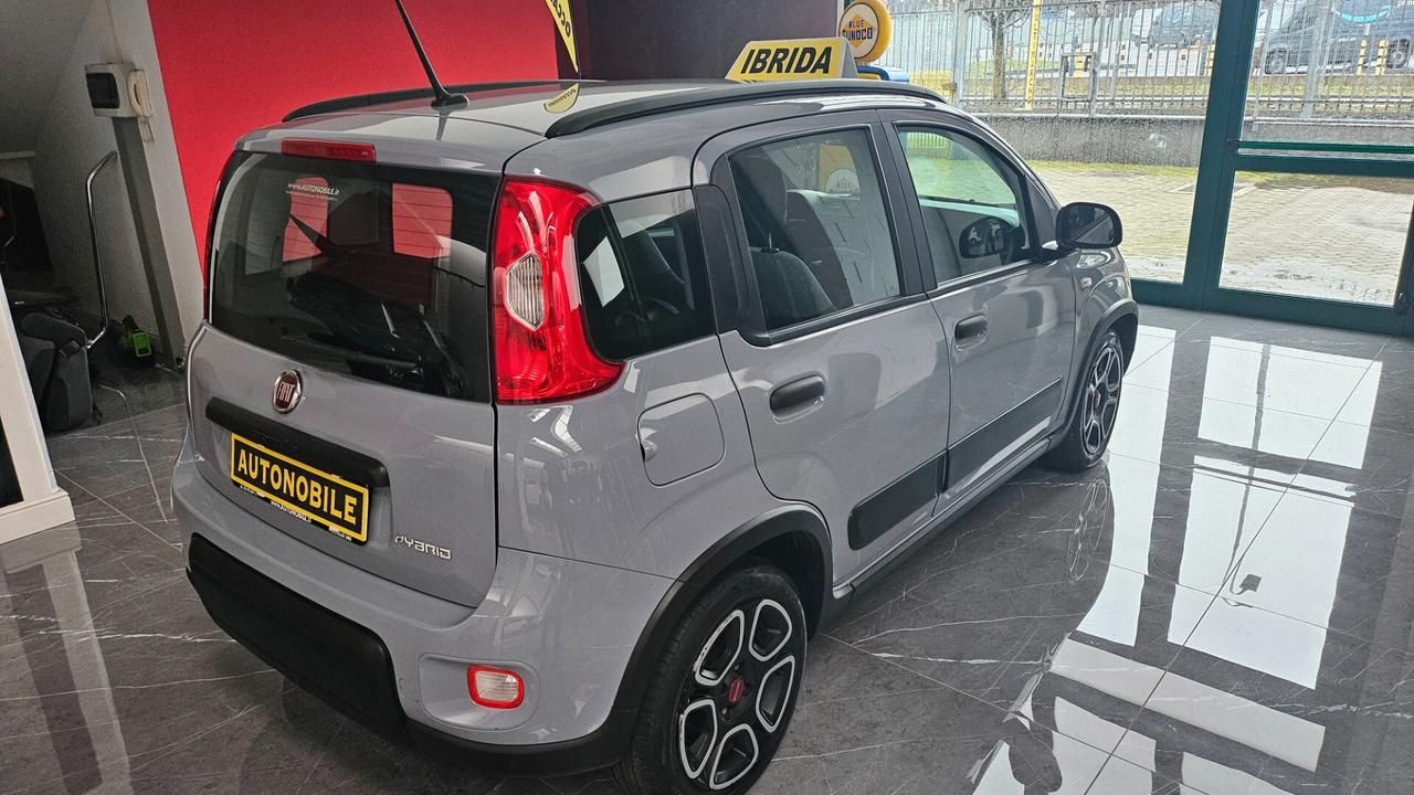 Fiat Panda 1.0 IBRIDA city life