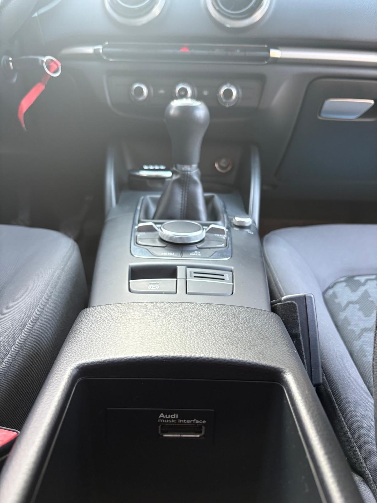 Audi A3 1.4 TFSI Young Sport Tetto panoramico