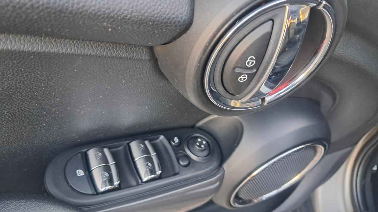 Mini Cooper D 5 porte